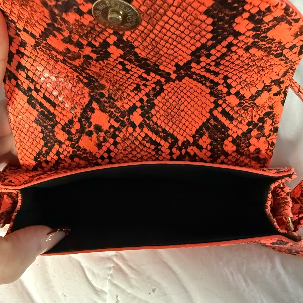 Pretty little thing snakeskin shoulder bag - Picture 3 of 3